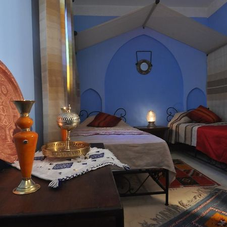 Riad La Famille Marrakesh Buitenkant foto