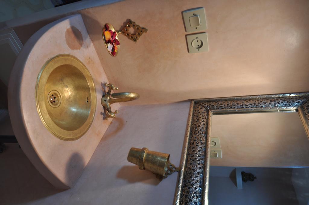 Riad La Famille Marrakesh Buitenkant foto