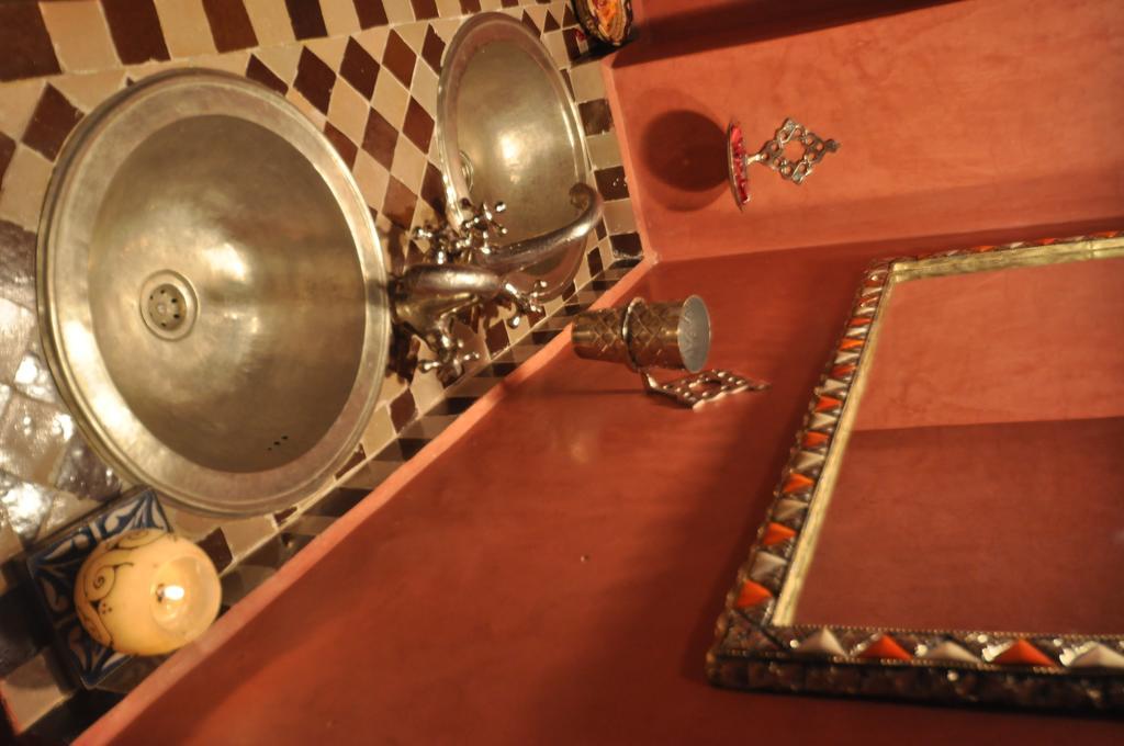 Riad La Famille Marrakesh Kamer foto