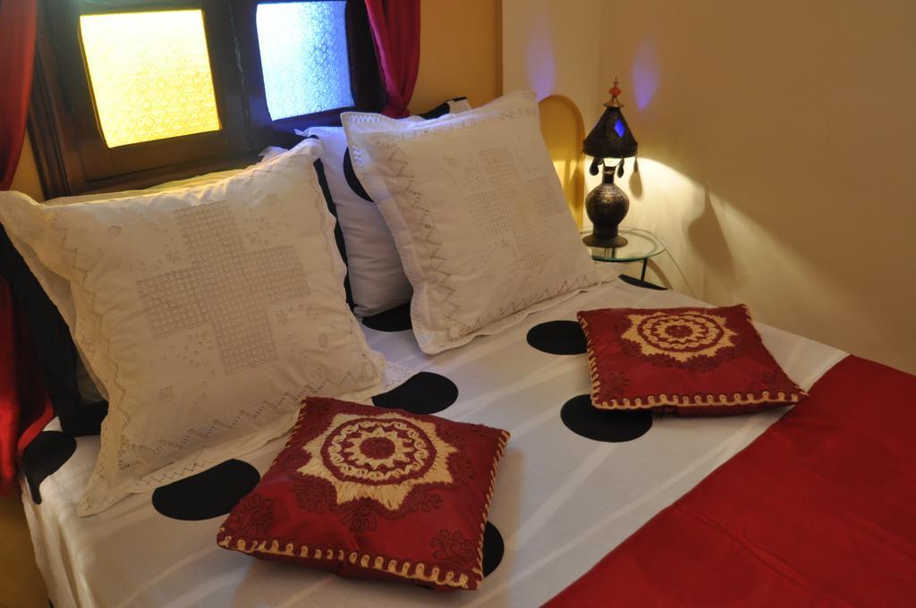 Riad La Famille Marrakesh Kamer foto
