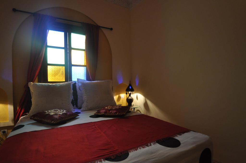 Riad La Famille Marrakesh Kamer foto