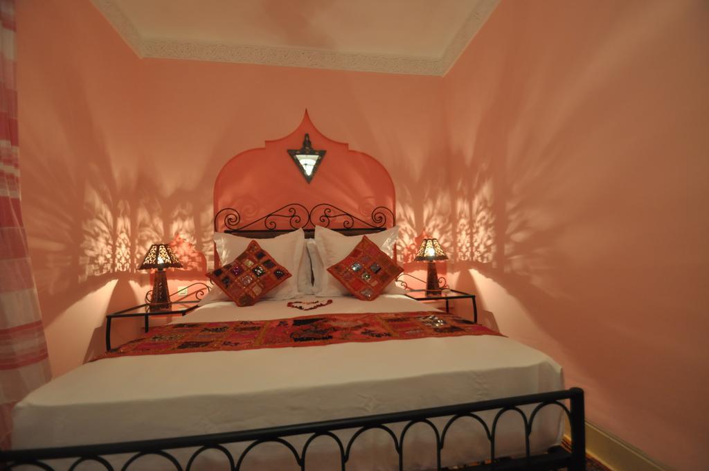 Riad La Famille Marrakesh Buitenkant foto