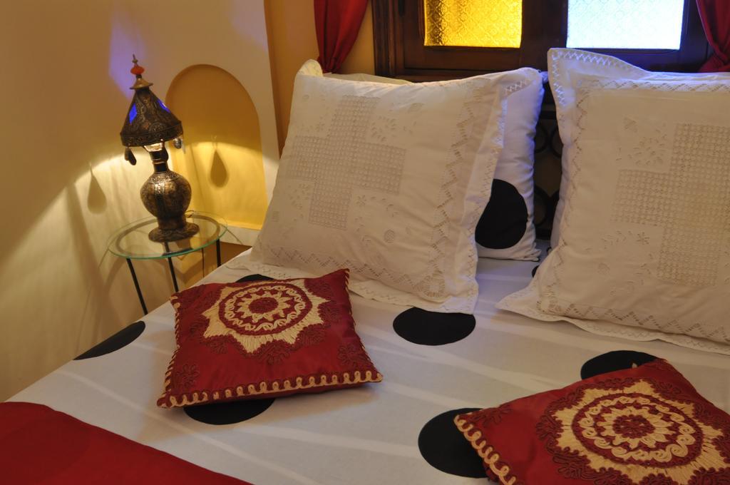 Riad La Famille Marrakesh Buitenkant foto