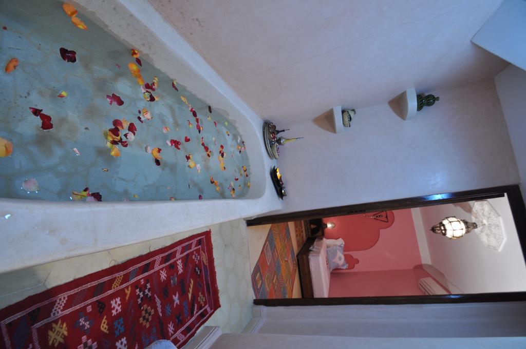 Riad La Famille Marrakesh Buitenkant foto